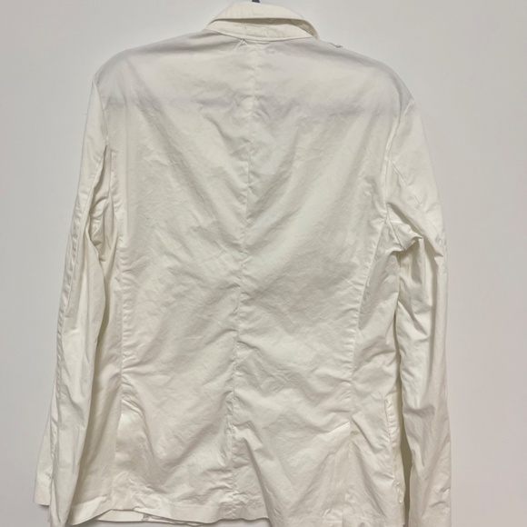 Modern suit - Picture 5 of 5